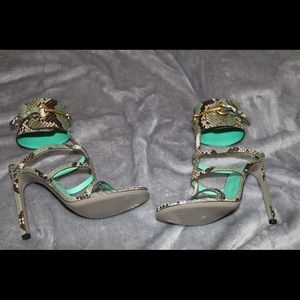 BEAUTIFUL Green Snakeskin Anklecuff Gucci Heels